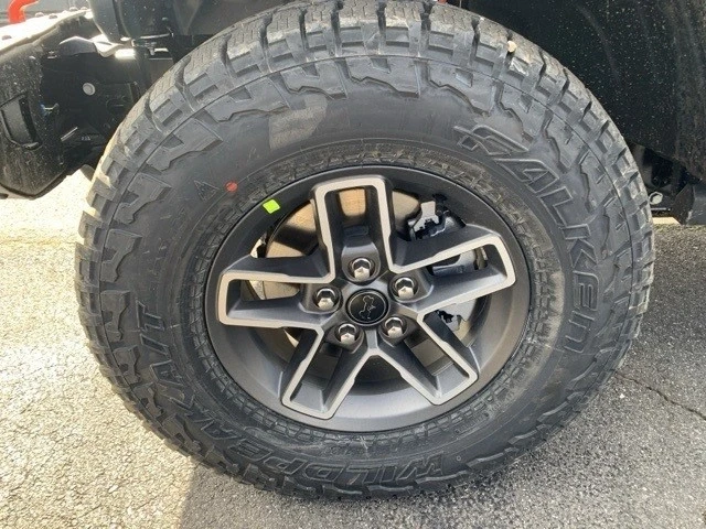 2025 Jeep JT Gladiator - Image 11 of 21