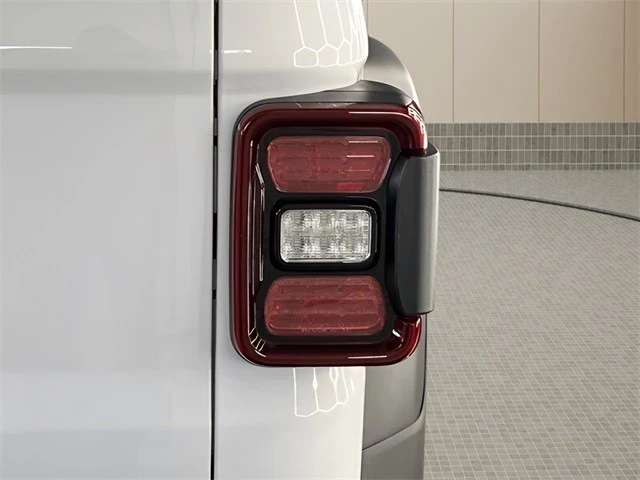 2025 Jeep JT Gladiator - Image 14 of 21
