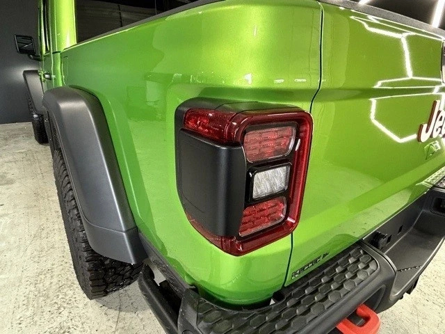 2025 Jeep JT Gladiator - Image 13 of 21