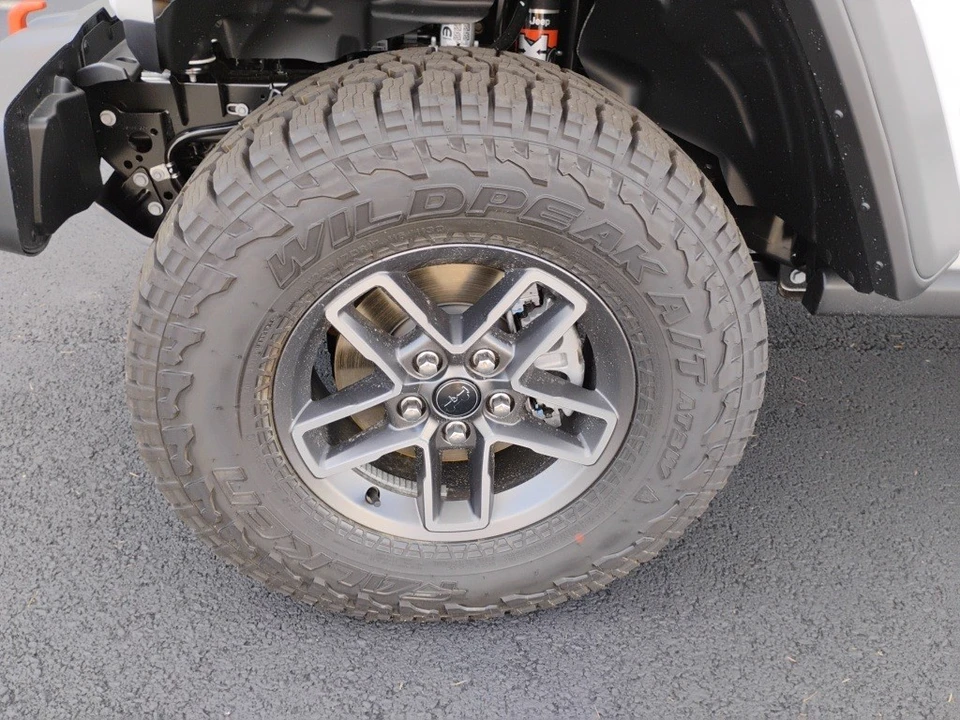 2025 Jeep JT Gladiator - Image 10 of 12