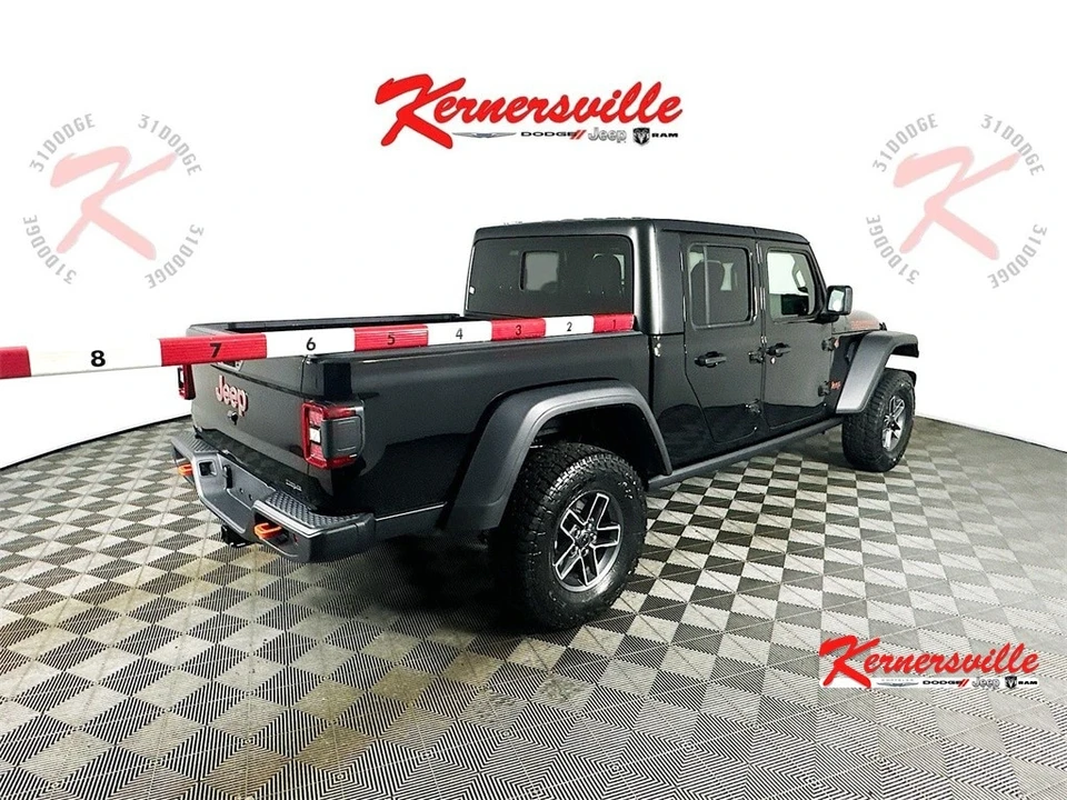2025 Jeep JT Gladiator - Image 8 of 12