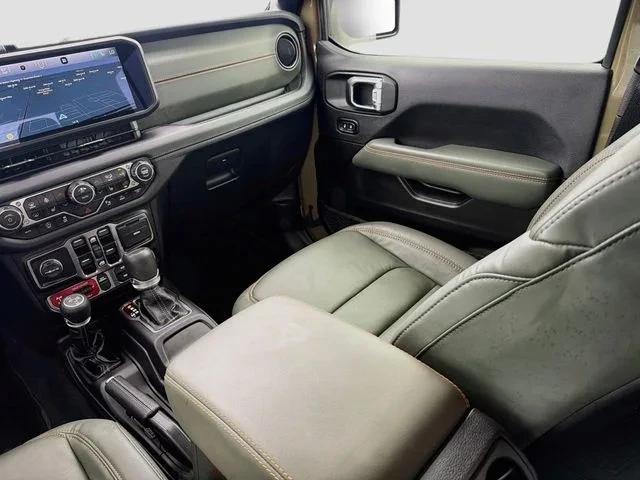 2025 Jeep JT Gladiator - Image 17 of 20