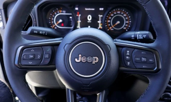 2025 Jeep JT Gladiator - Image 10 of 12