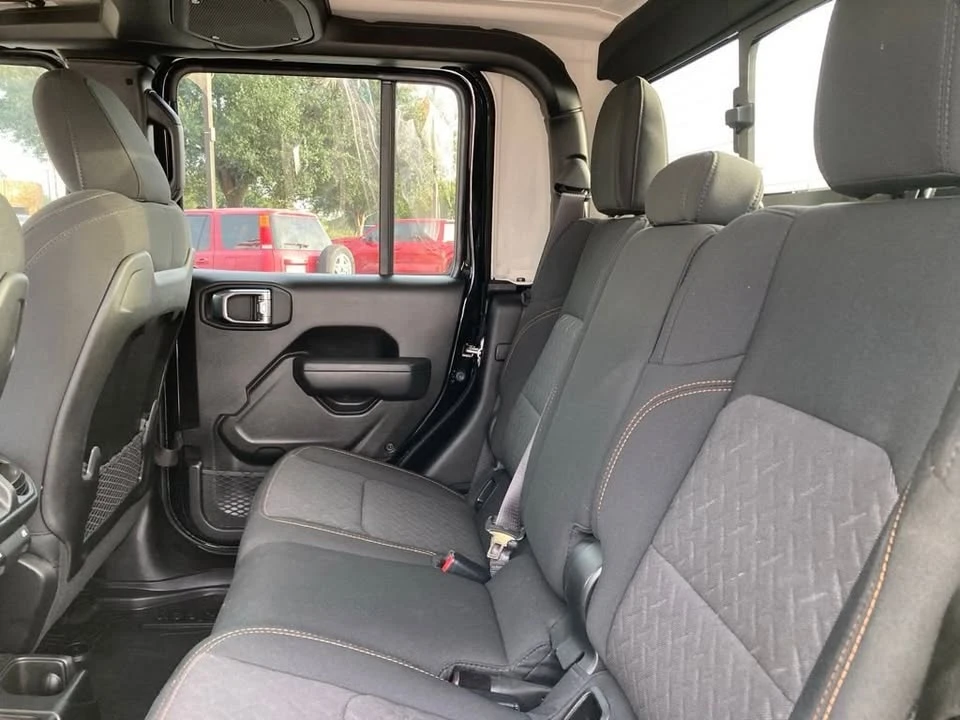 2025 Jeep JT Gladiator - Image 9 of 19