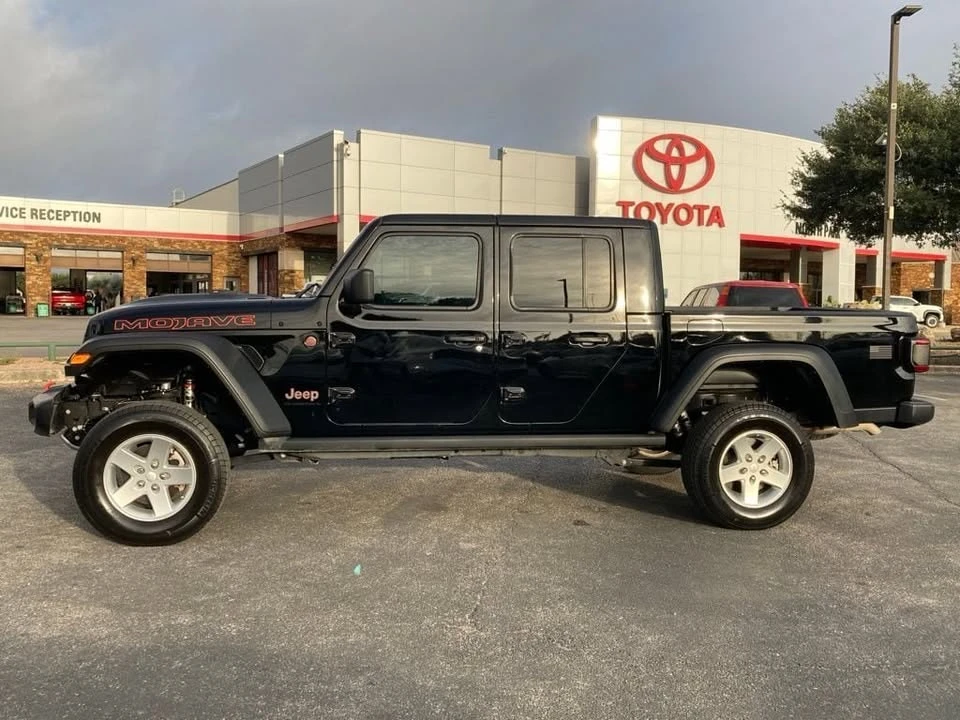 2025 Jeep JT Gladiator - Image 6 of 19