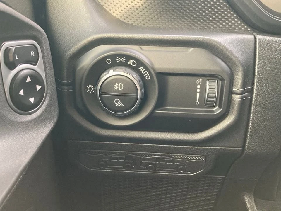 2025 Jeep JT Gladiator - Image 12 of 19
