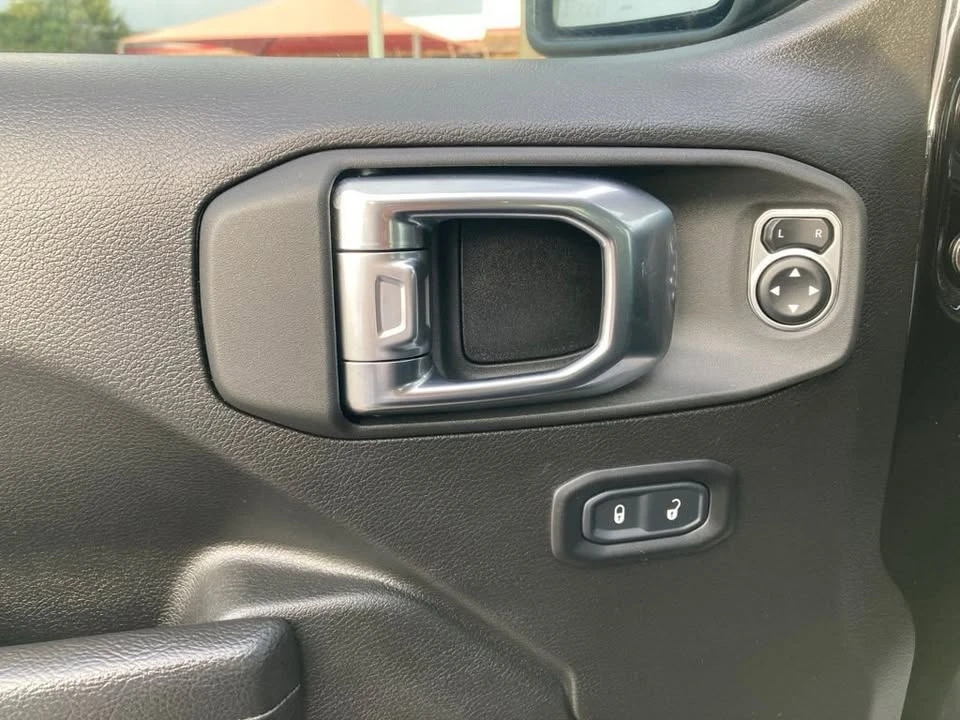 2025 Jeep JT Gladiator - Image 11 of 19