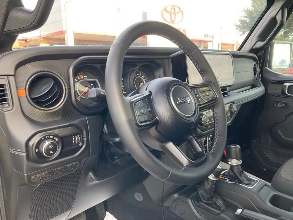 2025 Jeep JT Gladiator - Image 7 of 19
