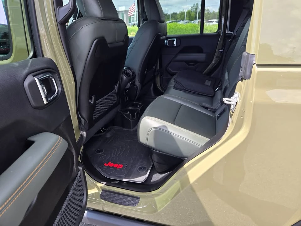 2025 Jeep JT Gladiator - Image 5 of 5