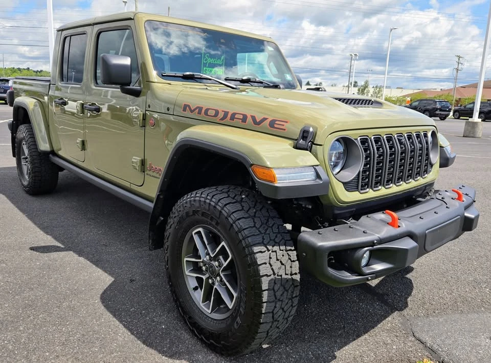 2025 Jeep JT Gladiator - Image 2 of 5