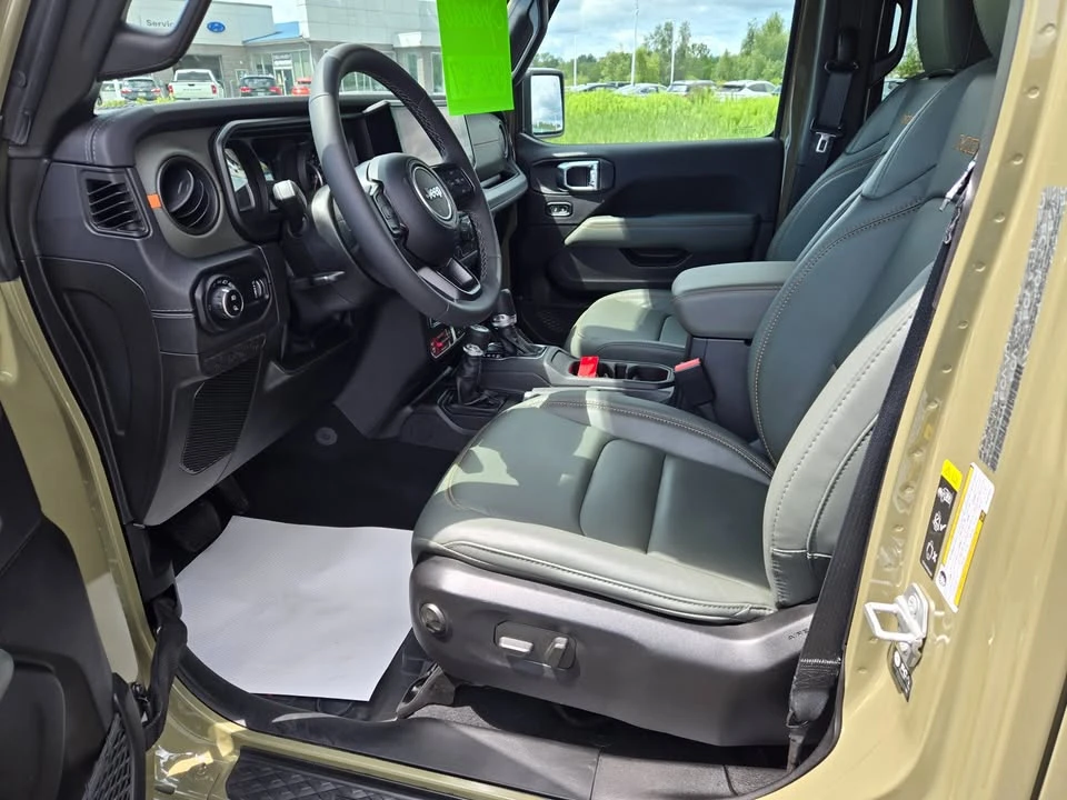 2025 Jeep JT Gladiator - Image 4 of 5