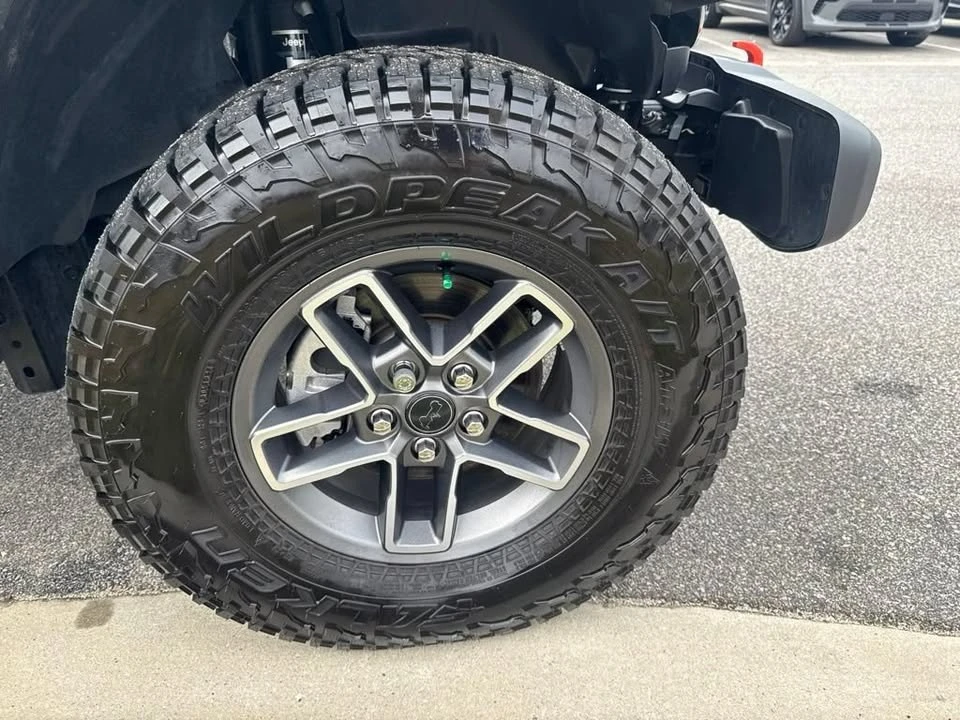 2025 Jeep JT Gladiator - Image 3 of 5