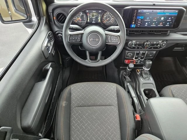 2025 Jeep JT Gladiator - Image 14 of 17