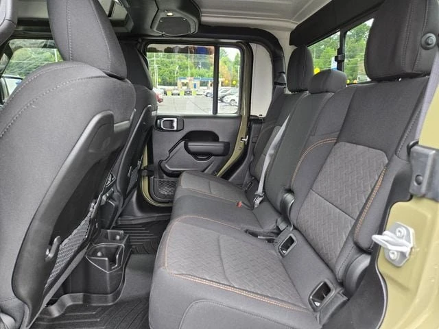 2025 Jeep JT Gladiator - Image 12 of 17
