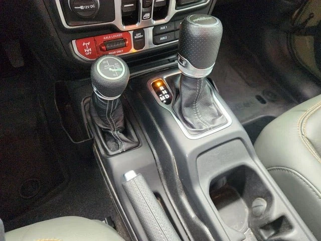 2025 Jeep JT Gladiator - Image 11 of 20