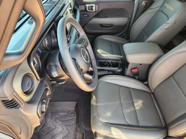 2025 Jeep JT Gladiator - Image 13 of 20