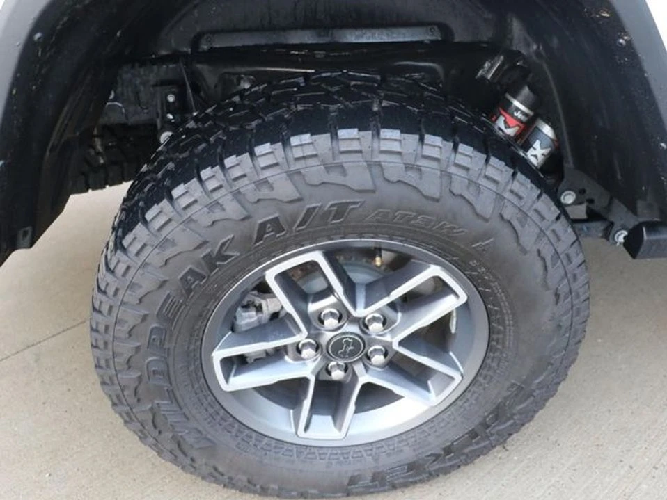 2025 Jeep JT Gladiator - Image 8 of 10