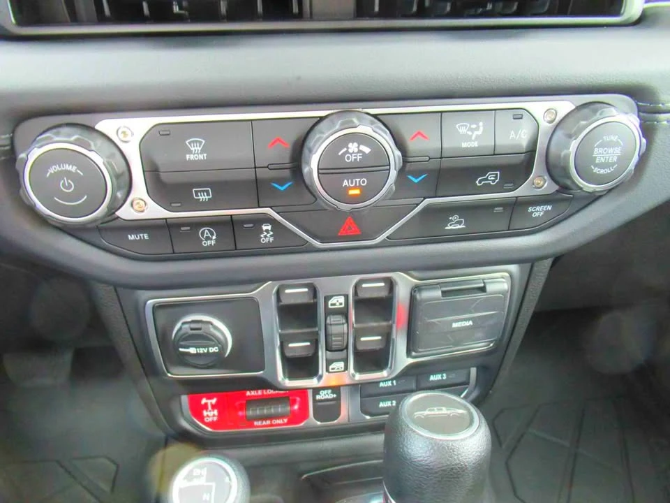 2025 Jeep JT Gladiator - Image 16 of 20