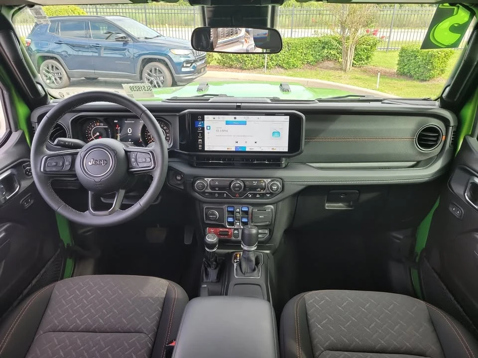 2025 Jeep JT Gladiator - Image 12 of 17