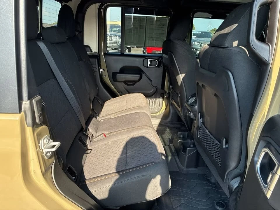 2025 Jeep JT Gladiator - Image 16 of 20