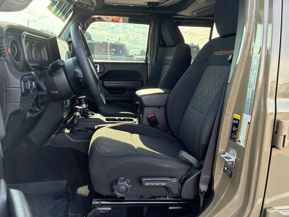 2025 Jeep JT Gladiator - Image 11 of 20