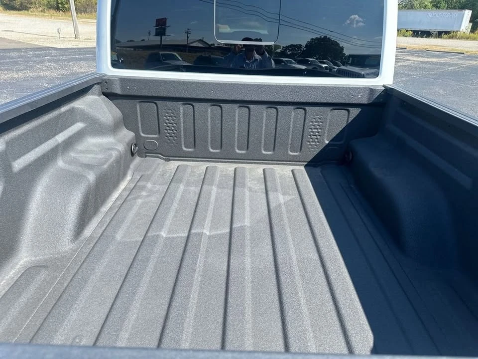 2025 Jeep JT Gladiator - Image 9 of 19