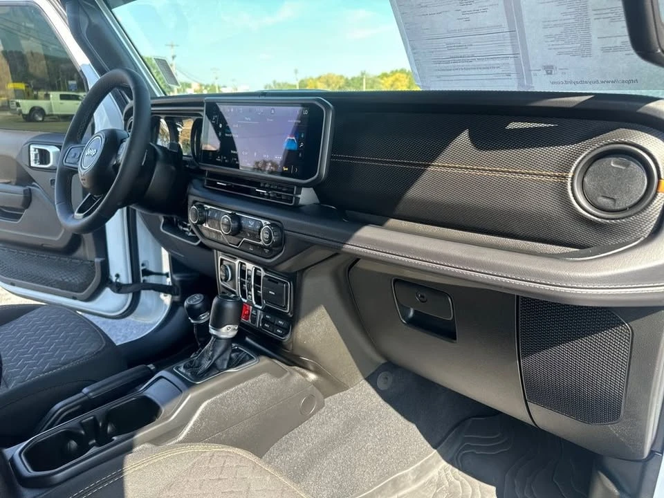 2025 Jeep JT Gladiator - Image 19 of 19