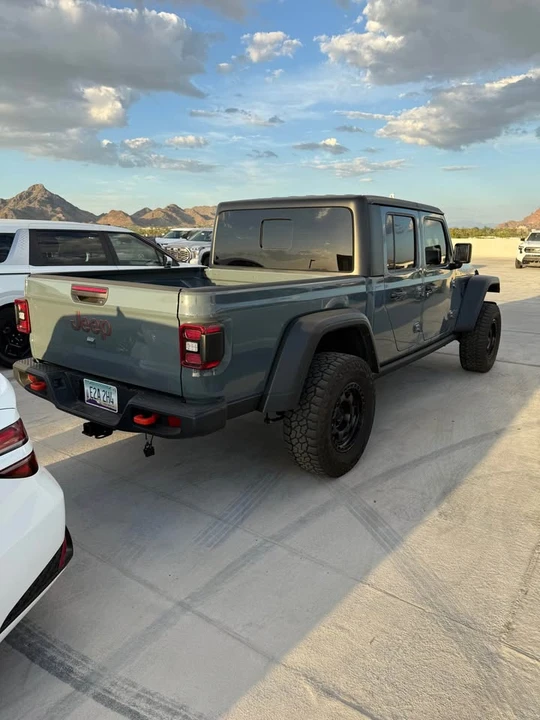 2025 Jeep JT Gladiator - Image 6 of 9