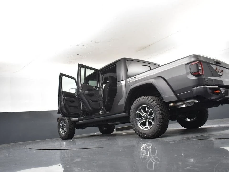2025 Jeep JT Gladiator - Image 20 of 20