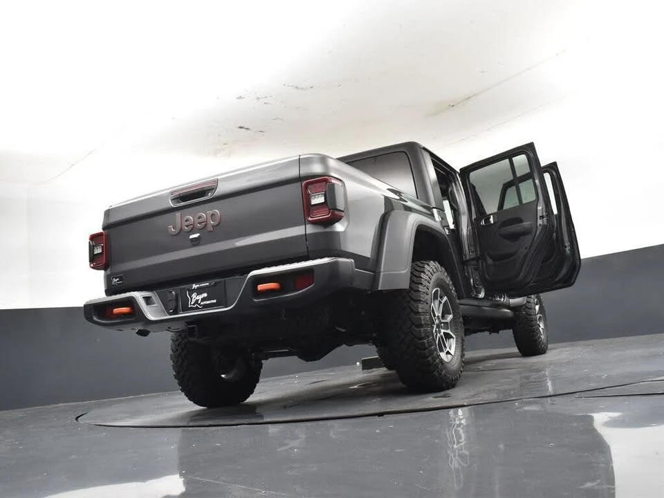 2025 Jeep JT Gladiator - Image 18 of 20