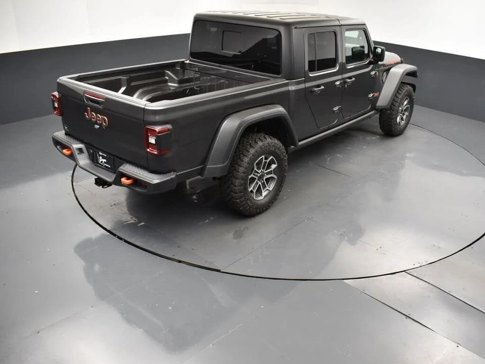 2025 Jeep JT Gladiator - Image 15 of 20