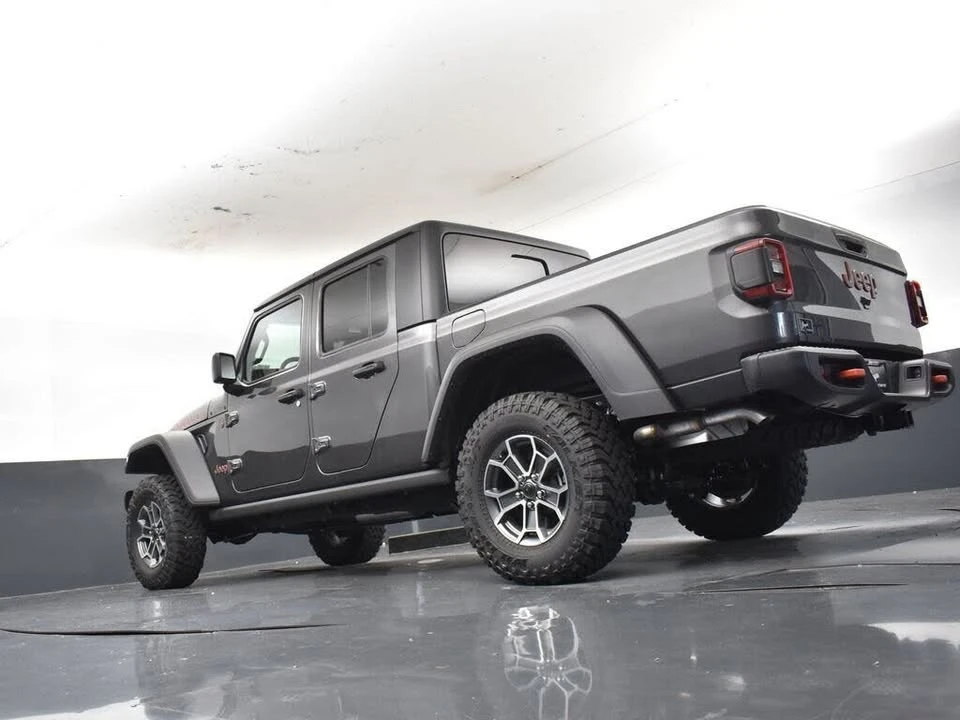 2025 Jeep JT Gladiator - Image 19 of 20