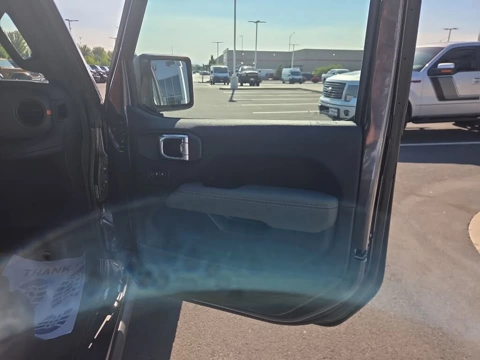 2025 Jeep JT Gladiator - Image 13 of 20