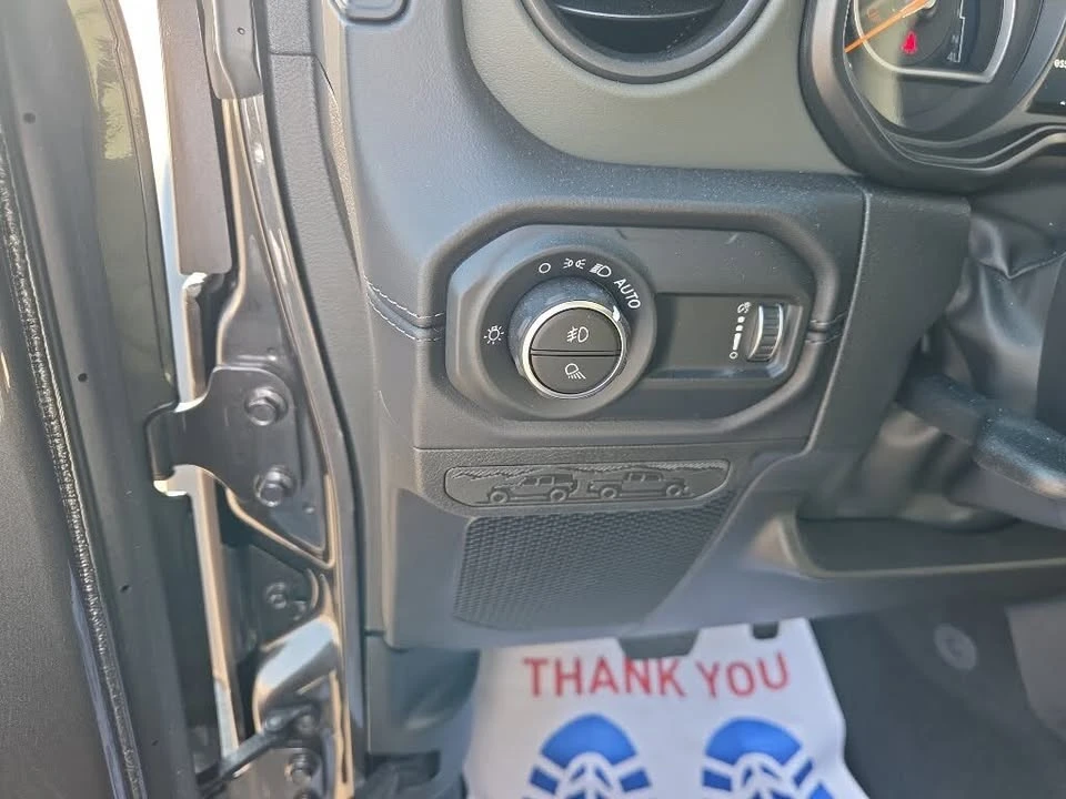 2025 Jeep JT Gladiator - Image 16 of 20