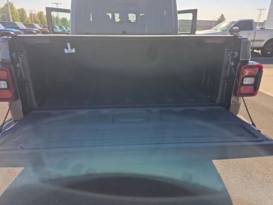 2025 Jeep JT Gladiator - Image 18 of 20
