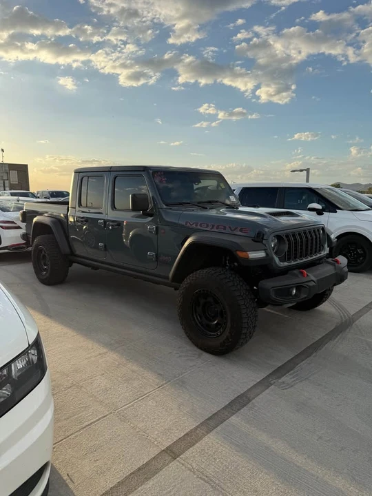 2025 Jeep JT Gladiator - Image 2 of 9
