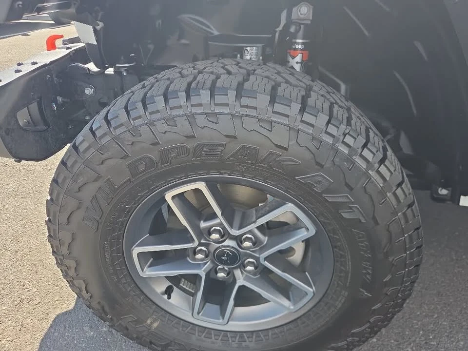 2025 Jeep JT Gladiator - Image 12 of 20