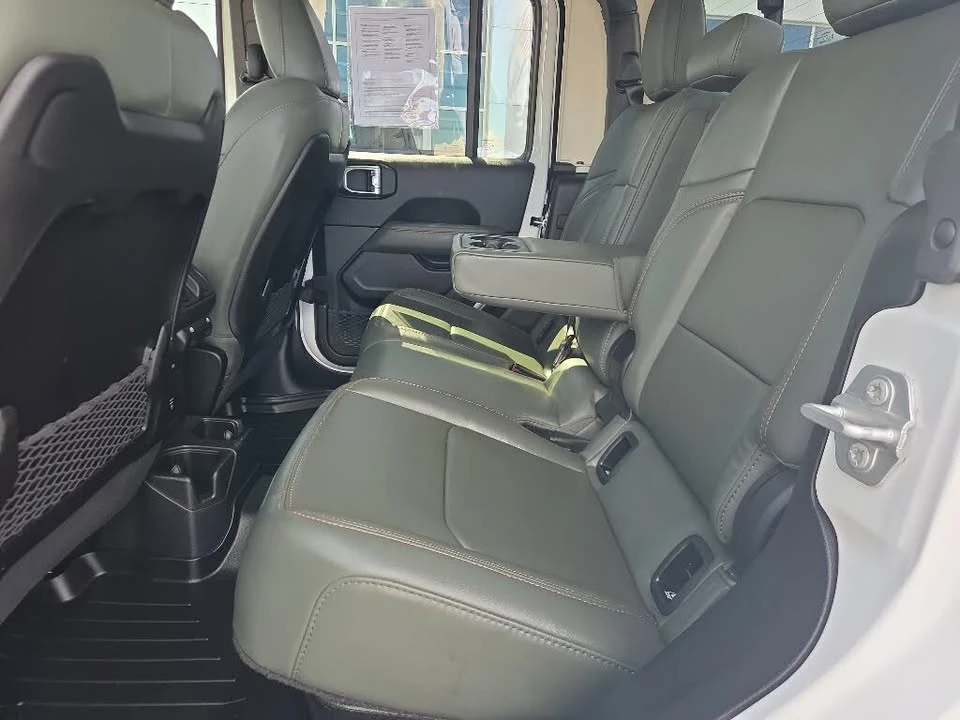 2025 Jeep JT Gladiator - Image 16 of 20