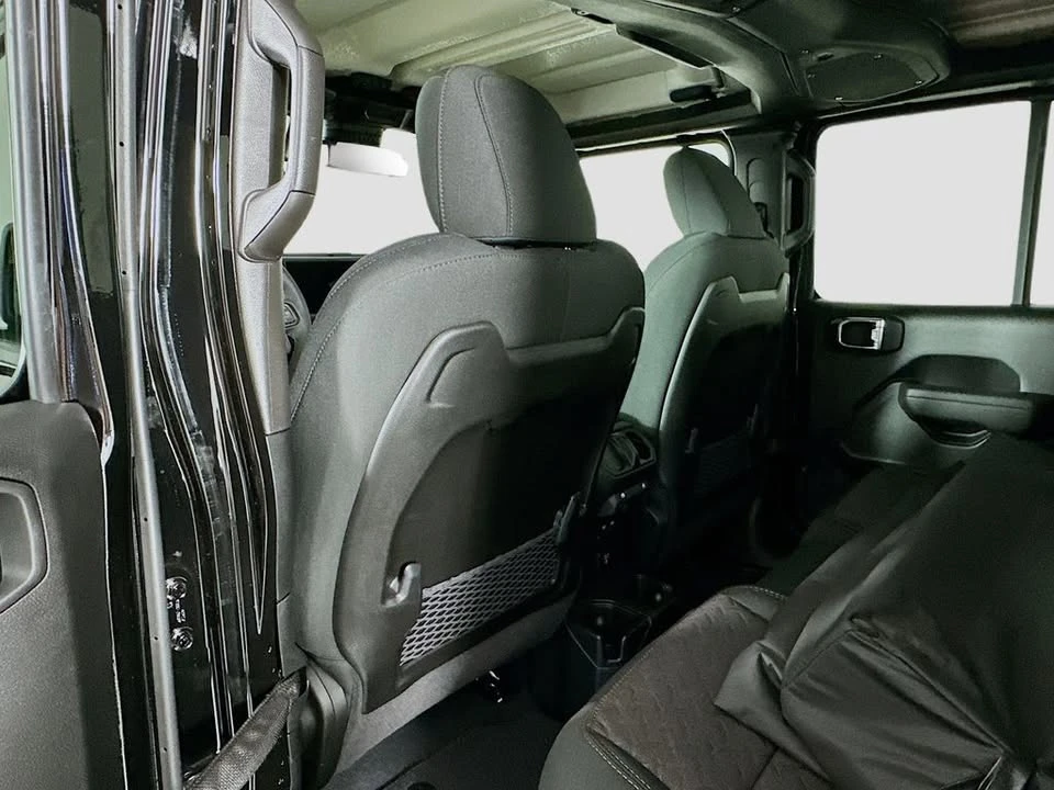 2025 Jeep JT Gladiator - Image 16 of 20