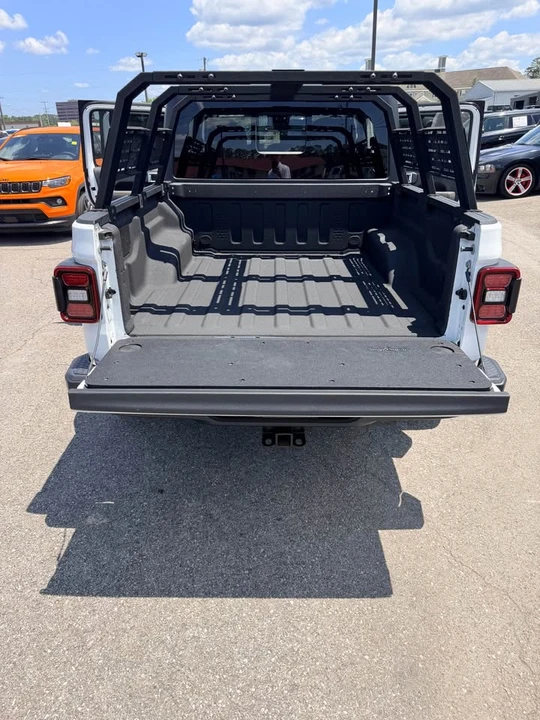 2025 Jeep JT Gladiator - Image 12 of 15