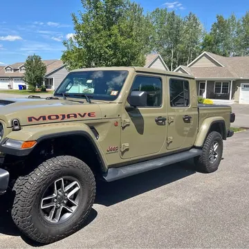 2025 Jeep Gladiator Mojave Pickup 4D 5 ft