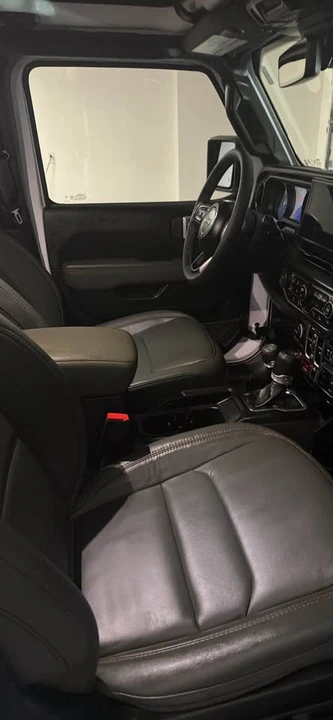 2025 Jeep JT Gladiator - Image 10 of 19