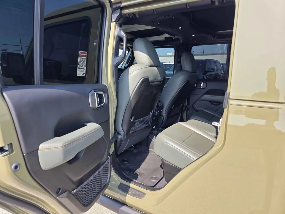 2025 Jeep JT Gladiator - Image 10 of 15