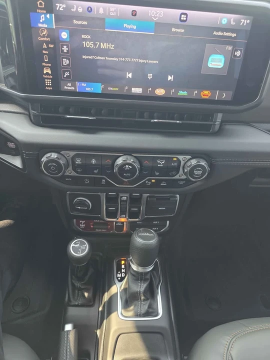 2025 Jeep JT Gladiator - Image 12 of 15