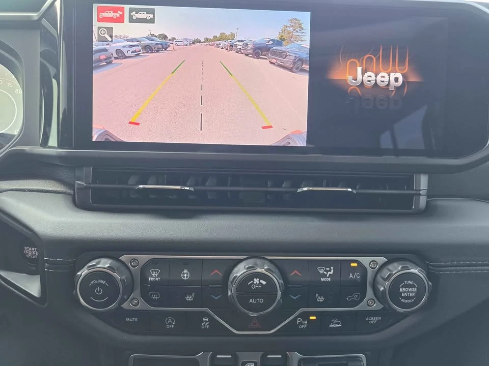 2025 Jeep JT Gladiator - Image 14 of 15