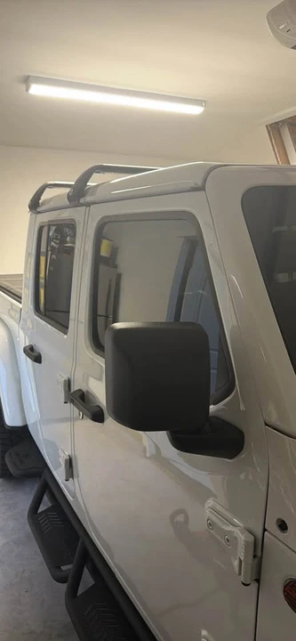 2025 Jeep JT Gladiator - Image 18 of 19