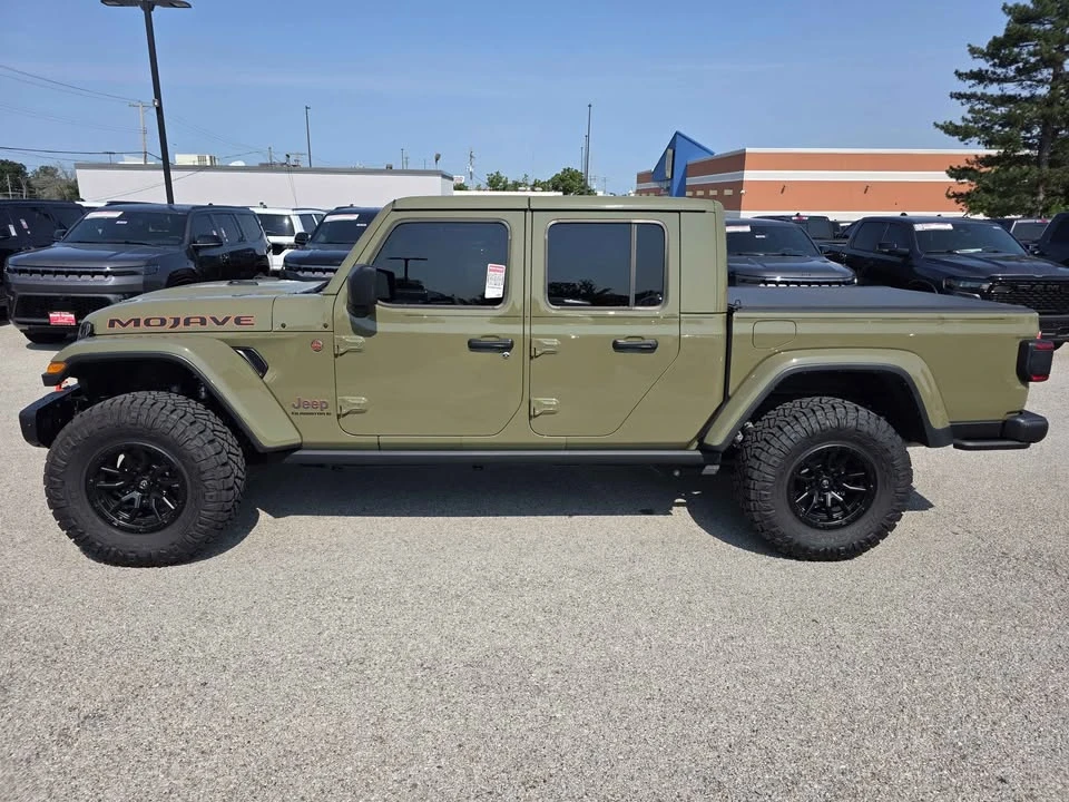 2025 Jeep JT Gladiator - Image 4 of 15
