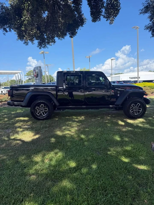 2025 Jeep JT Gladiator - Image 4 of 20