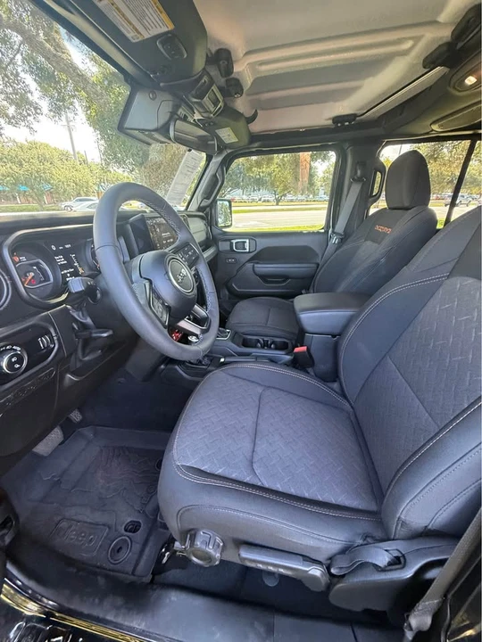 2025 Jeep JT Gladiator - Image 10 of 20