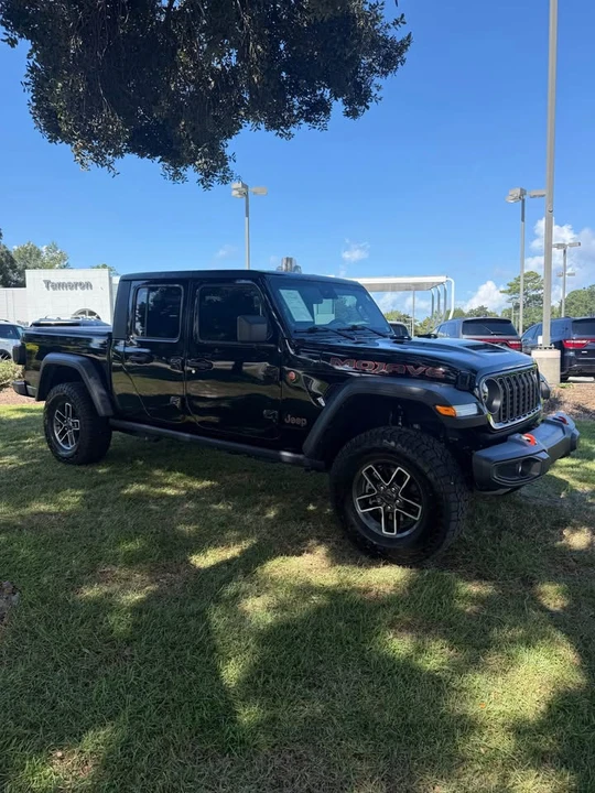 2025 Jeep JT Gladiator - Image 3 of 20